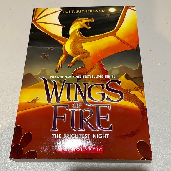 Wings of Fire: The Brightest Night by Tui T. Sutherland - Picture 1 of 3